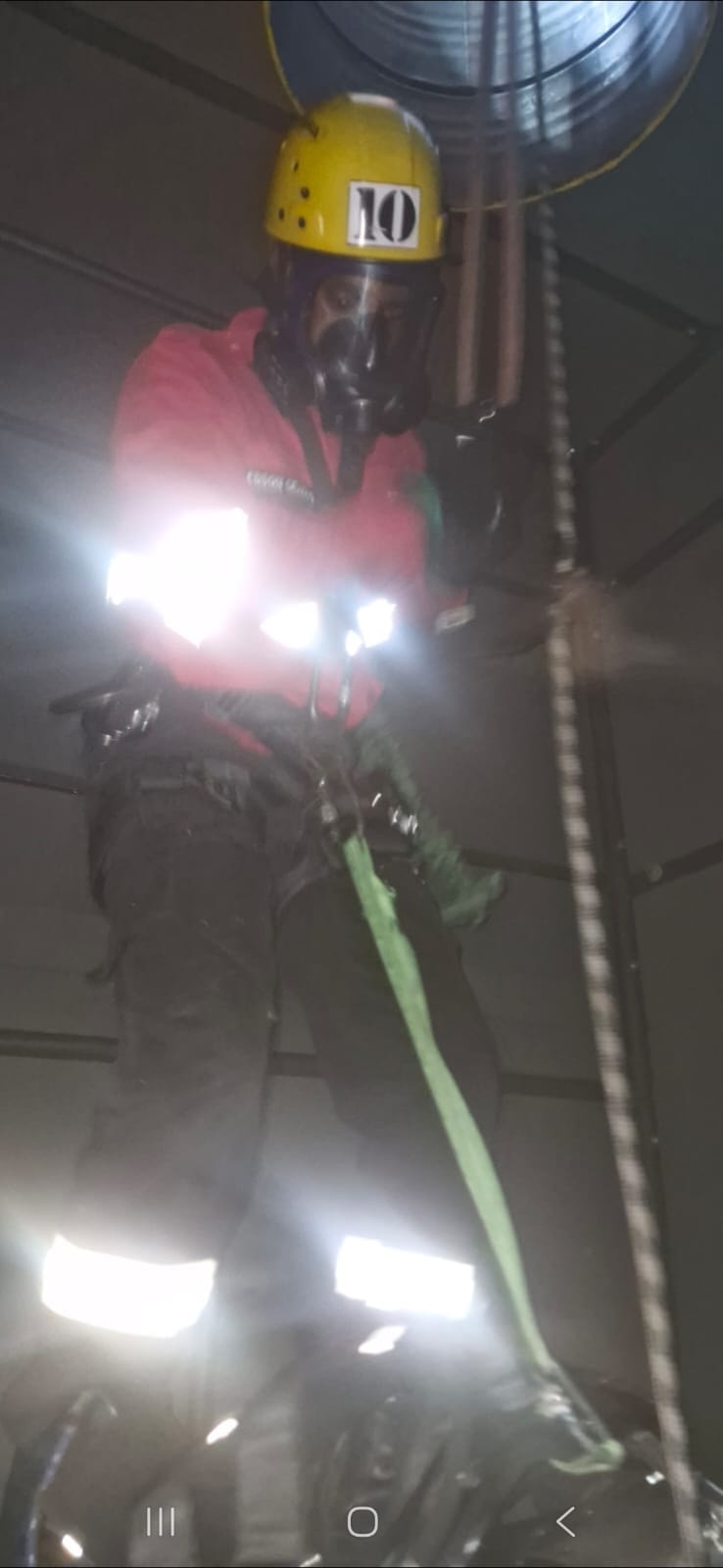 Resgate vertical em trabalho em altura